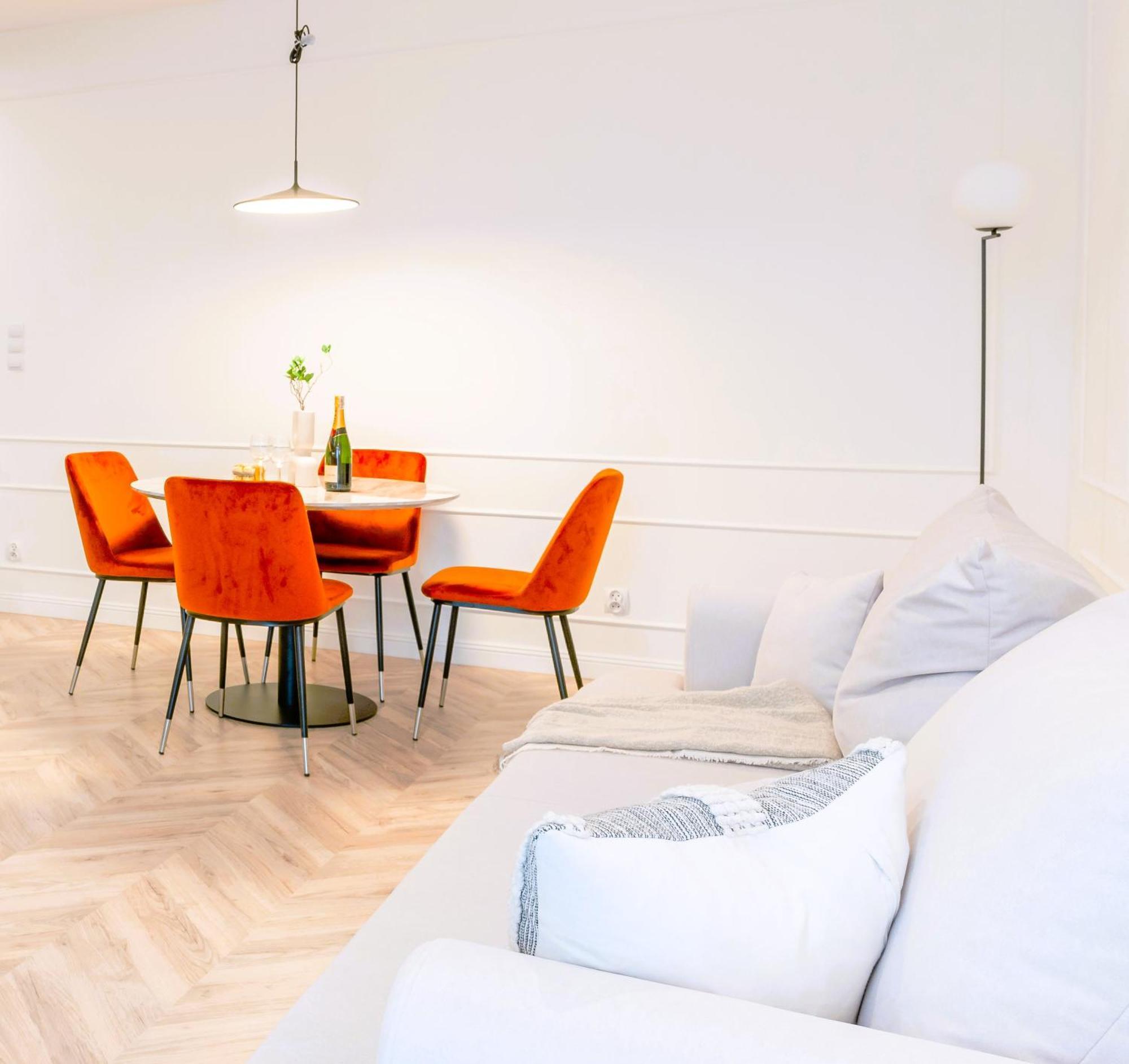 - 50 M2 Luksusu Nad Jeziorem, Parking, Netflix